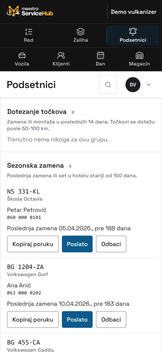 Podsetnici na telefonu: sezonska zamena za četiri vozila, sa datumom poslednje zamene i dugmetom Kopiraj poruku