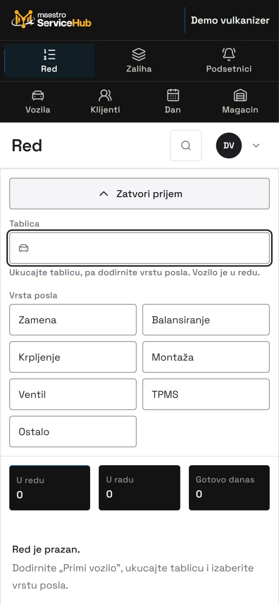 Prijem u red na telefonu: polje za tablicu i dugmad za vrstu posla, od zamene do TPMS-a